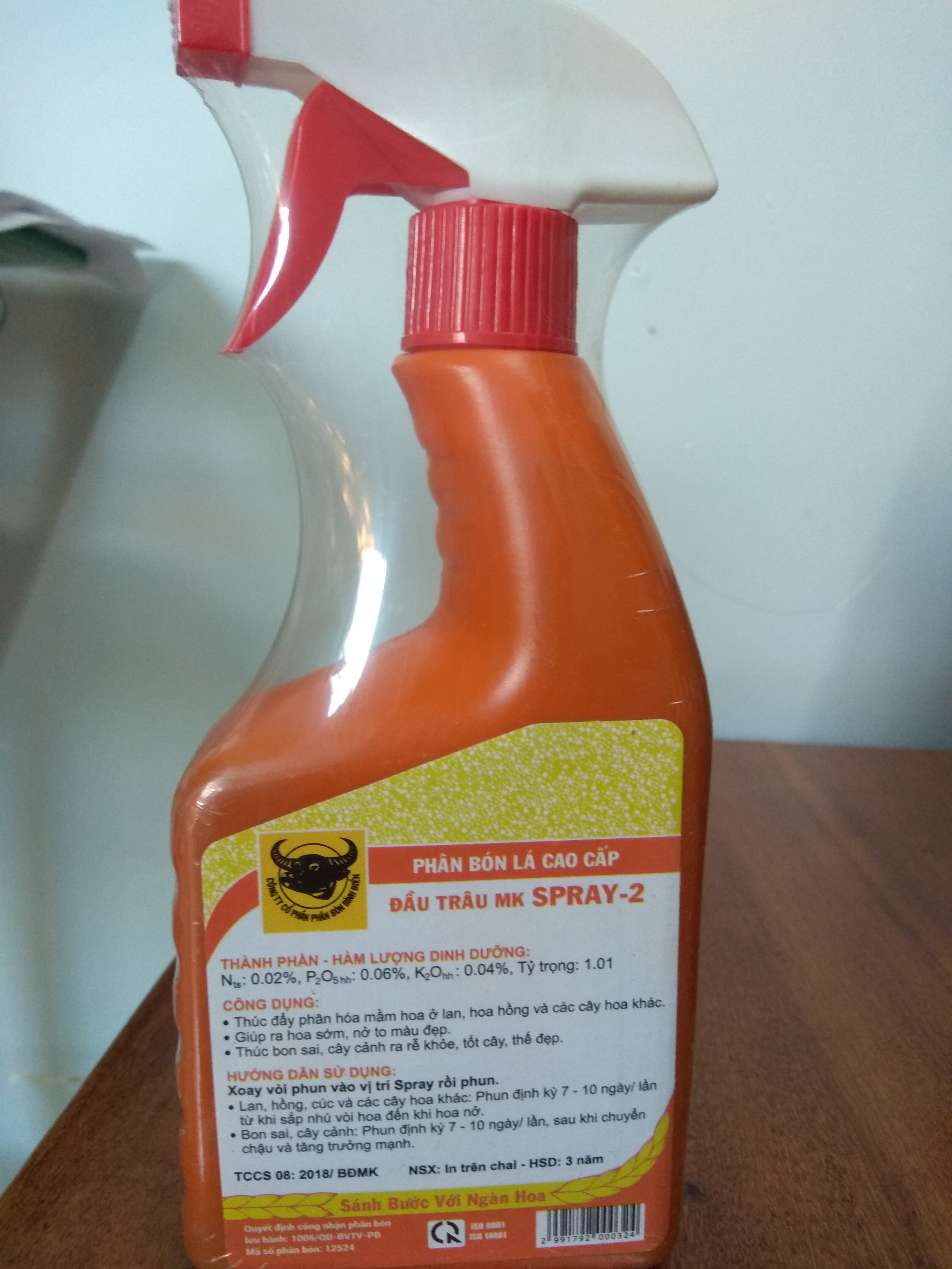 Phân bón lá Đầu trâu Spray 2 kích thích ra hoa - chai 500ml
