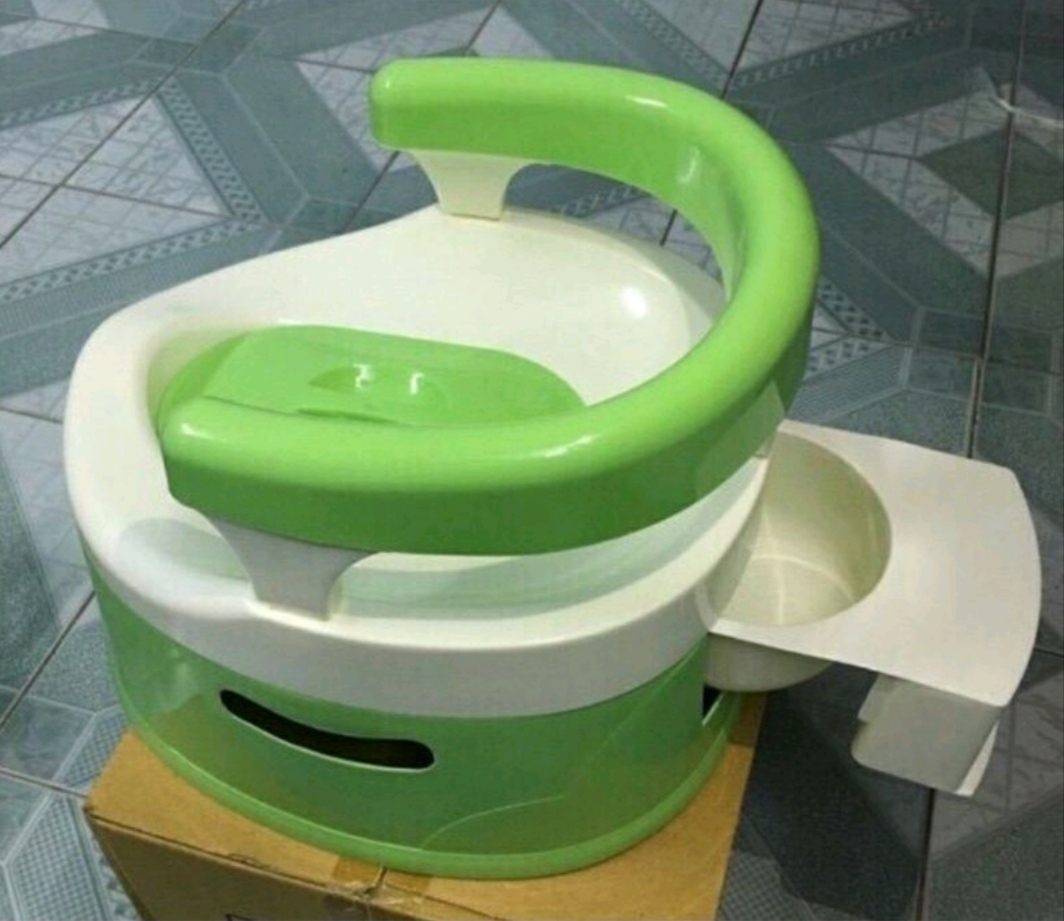 BÔ VỆ SINH CHO BÉ BÔ NGAI, CHẮC CHẮN, BỀN ĐẸP/ MÀU NGẪU NHÊN