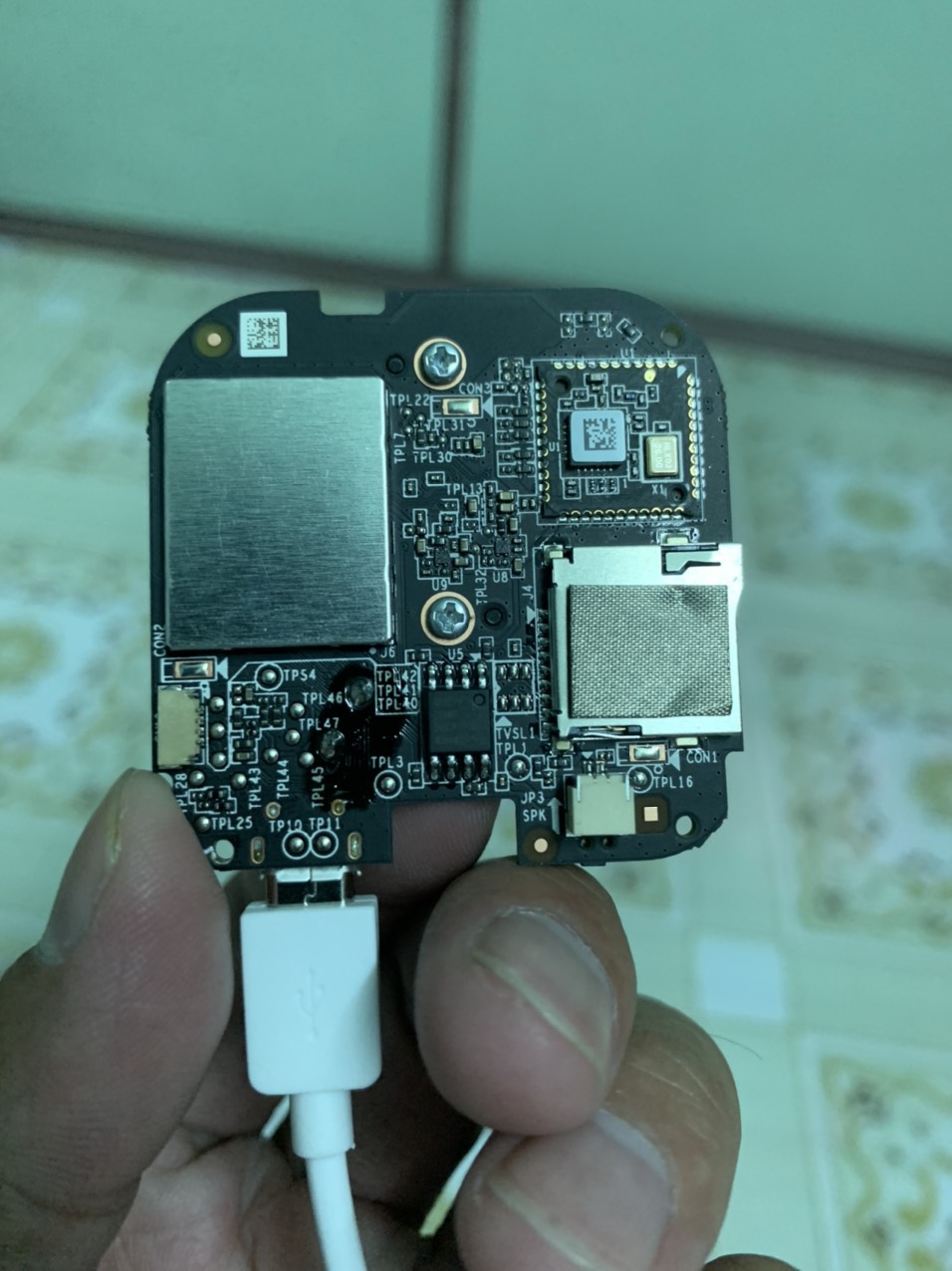 Camera mini wifi Ezviz CS-C1C-B Full HD 1080P, Hàng Chính hãng.