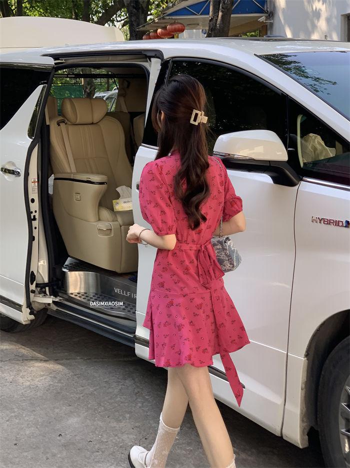 TOBE1SHOP v cổ mảnh hoa đầm cho phụ nữ nhỏ 2023 mùa hè Pháp trà nghỉ khí chất thắt lưng hiển thị gầy một chữ a váy