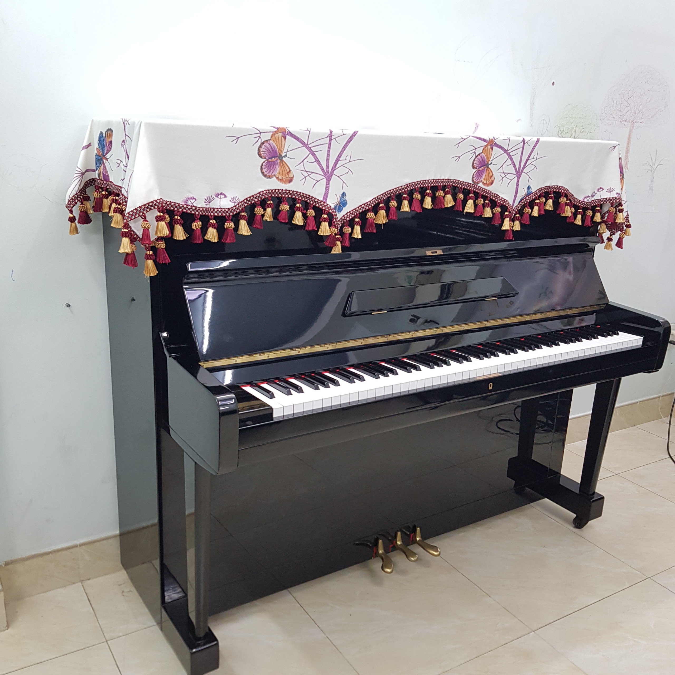 Khăn phủ đàn Piano mẫu hoa hồ điệp