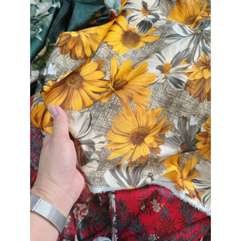 Vải lụa Pháp cao cấp mềm mịn suôn rũ co giãn nhẹ họa tiết hoa cúc Daisy