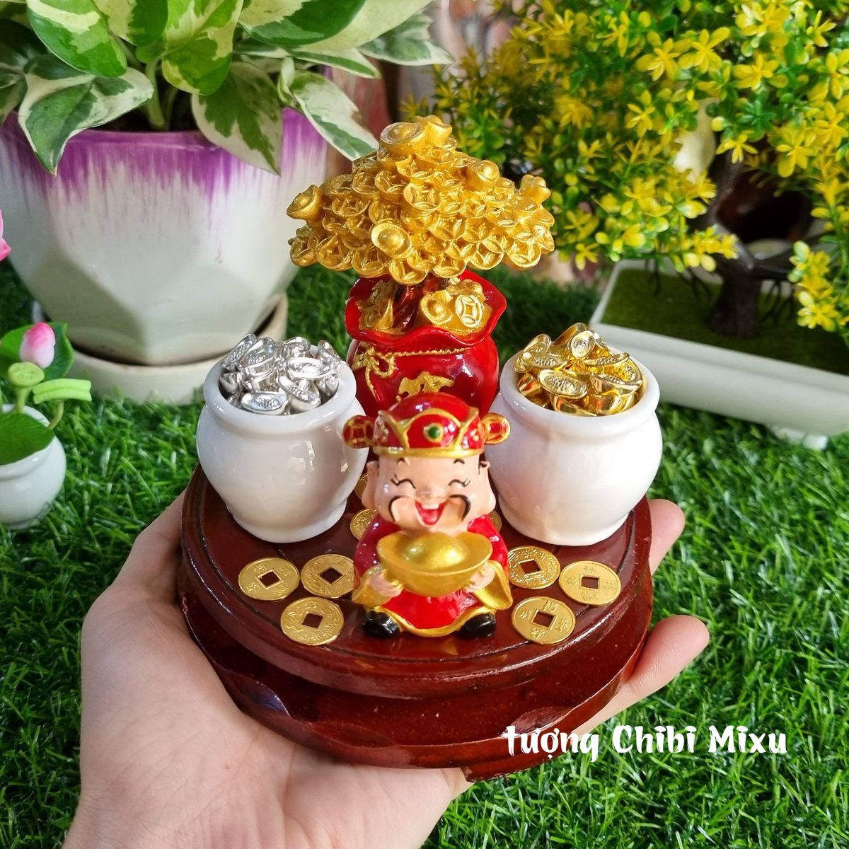 Combo Tài Lộc (Thần Tài 4cm + chum vàng + chum bạc + cây tiền + đế 10cm + 10 xu vàng)