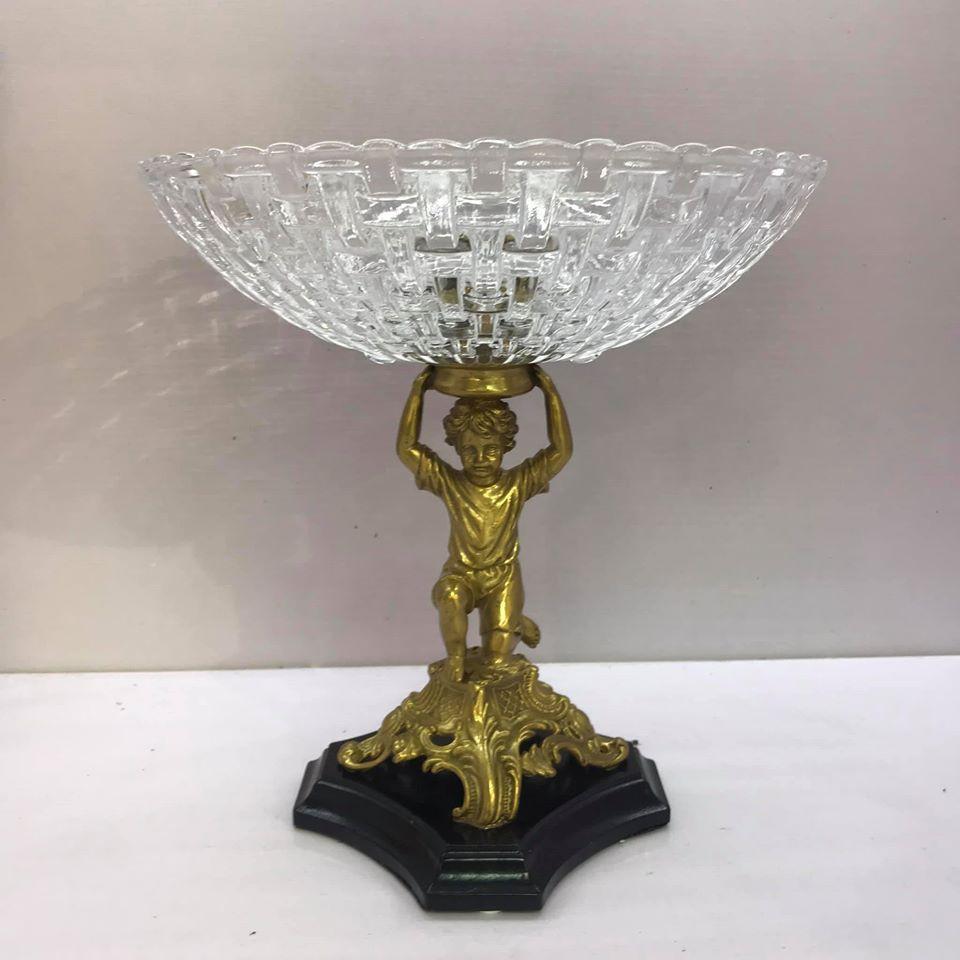 Đĩa quả chân cao pha lê hình cậu bé đỡ đĩa quả mang phong cách tân cổ điển sang trọng CB33-diachancao.