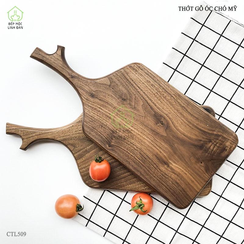 Thớt gỗ óc chó tay cầm sừng hươu_Nhà hàng, bày thức ăn, decor (18cm x 41cm)