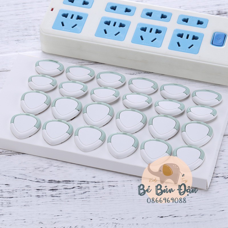 Set 6 Chiếc Bịt Ổ Điện Tam Giác, Núm Bịt Ổ Điện Cao Cấp Chống Giật Nhỏ Gọn Chắc Chắn Bảo Vệ An Toàn Cho Bé