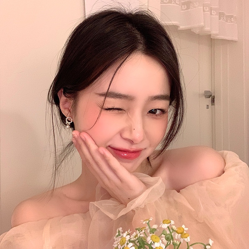 Khuyên tai tròn nơ đính ngọc tiểu thư