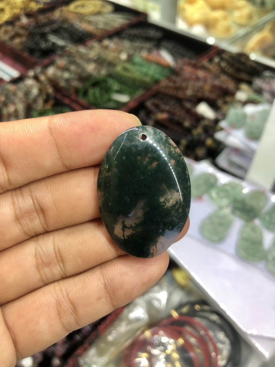 Mặt dây chuyền hình bầu dục đá ngọc băng tảo