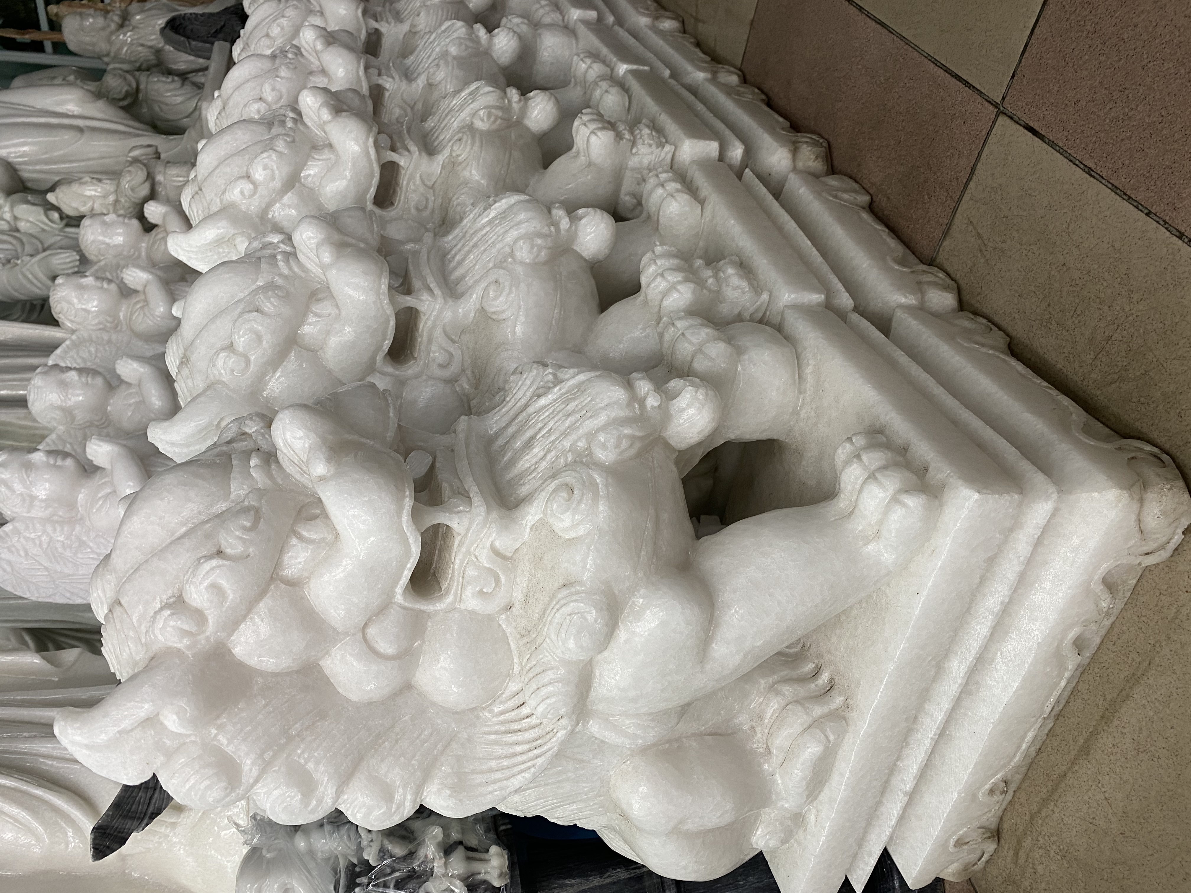 Cặp Kỳ Lân Phong Thuỷ Đá Cẩm Thạch Trắng - cao 40cm