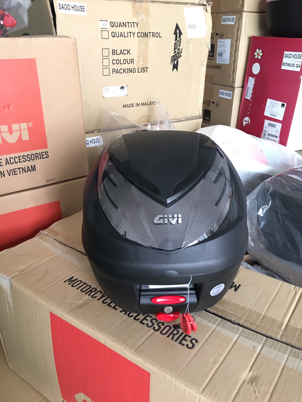 Thùng givi E250N2 kèm đế, bát gắn và baga givi gắn cho xe FZ 150i