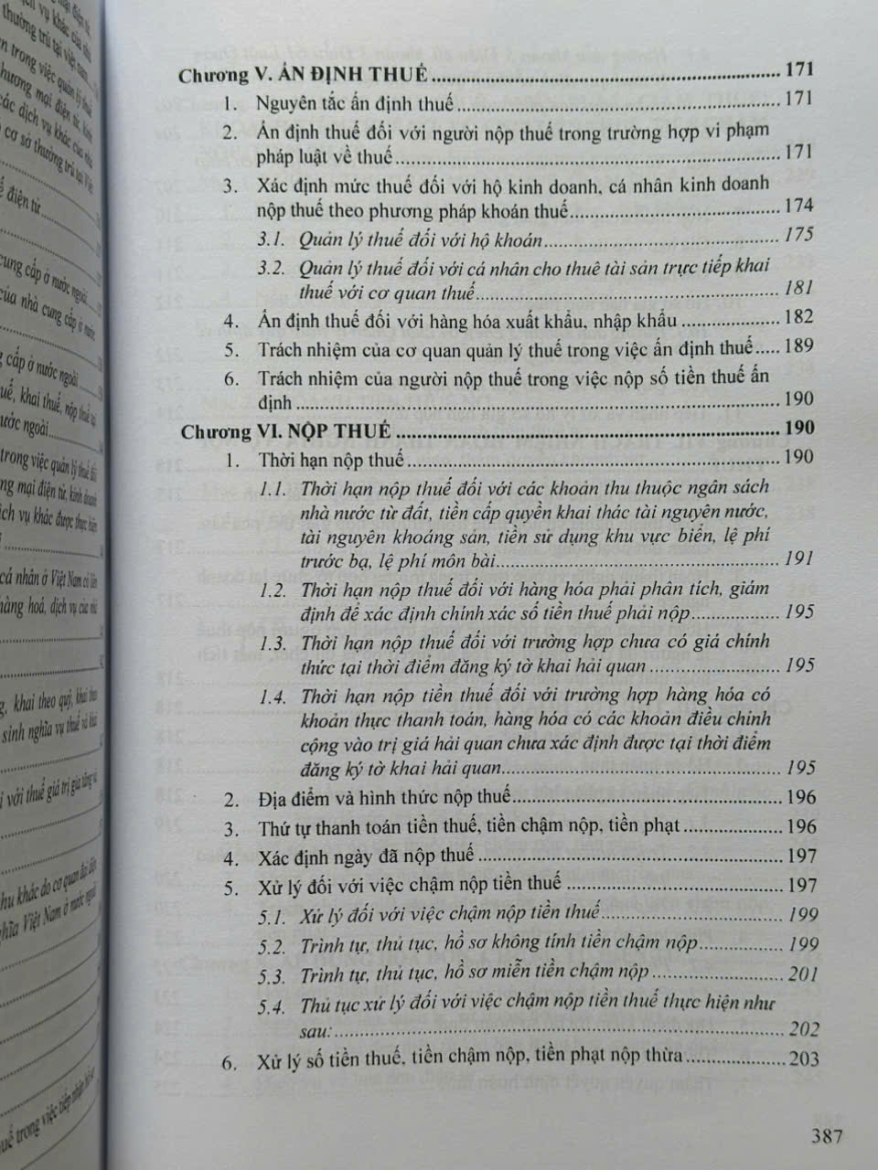 Sách Quy định chi tiết về Hóa Đơn, Chứng Từ theo Luật QUẢN LÝ THUẾ áp dụng trong các loại hình Doanh Nghiệp theo Nghị định số 70/2025/NĐ-CP (V2562T)