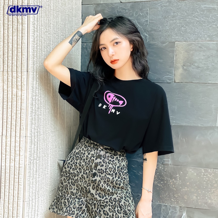 Áo phông nữ cute màu đen | DKMV Tee Graffiti