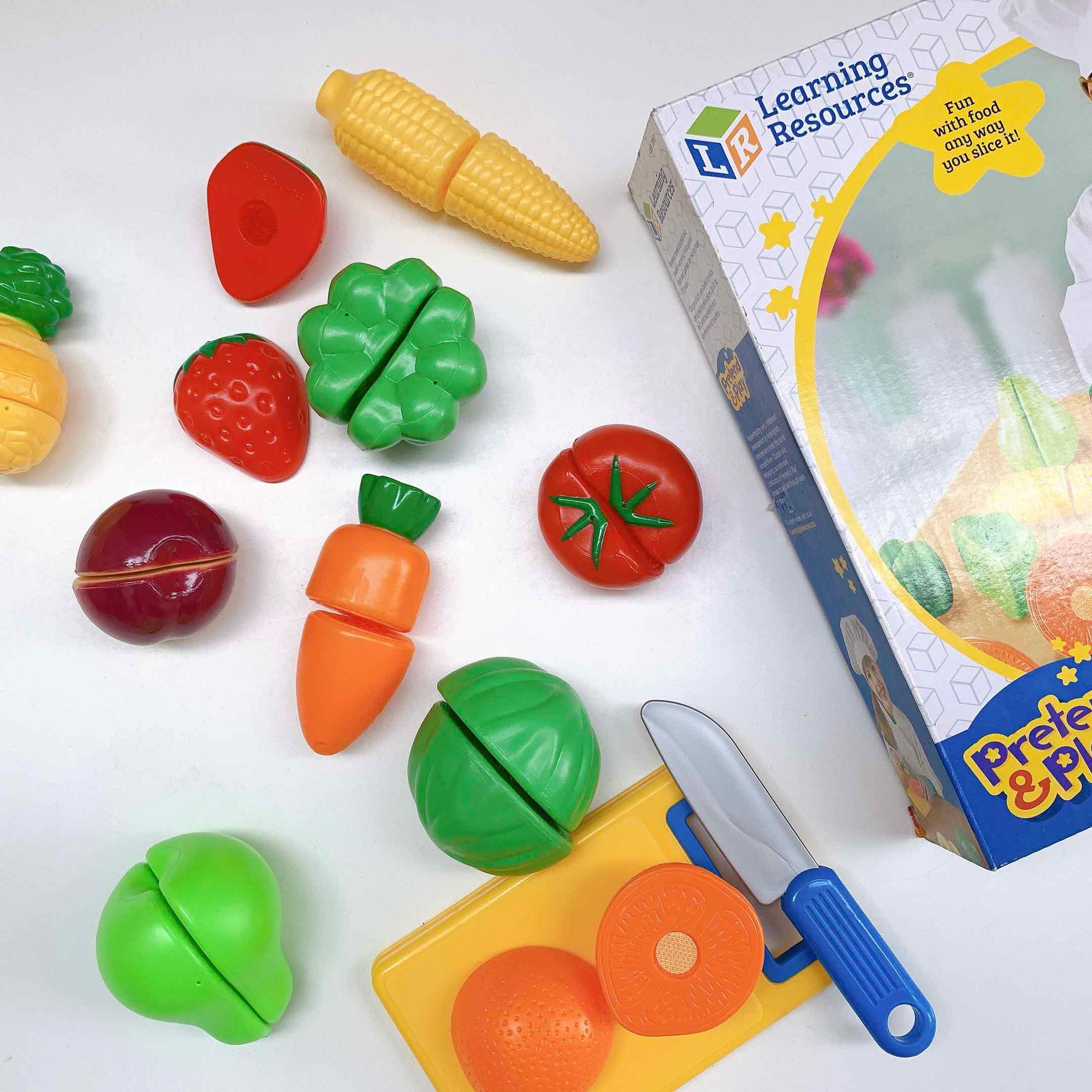 Learning Resources Bộ đồ chơi nhà bếp chủ đề cắt rau củ - Pretend &amp; Play Fruit, Cutting Fruits and Veggies Toy