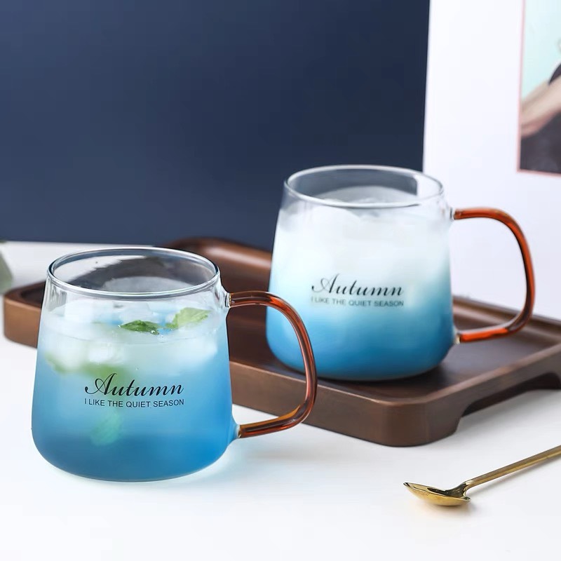 Ly, cốc thủy tinh uống nước, sinh tố, cafe màu xanh