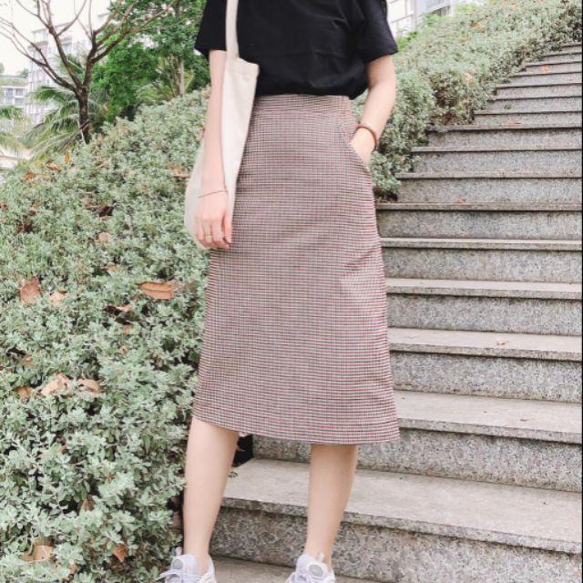 SET ÁO ĐEN + CHÂN VÁY CARO