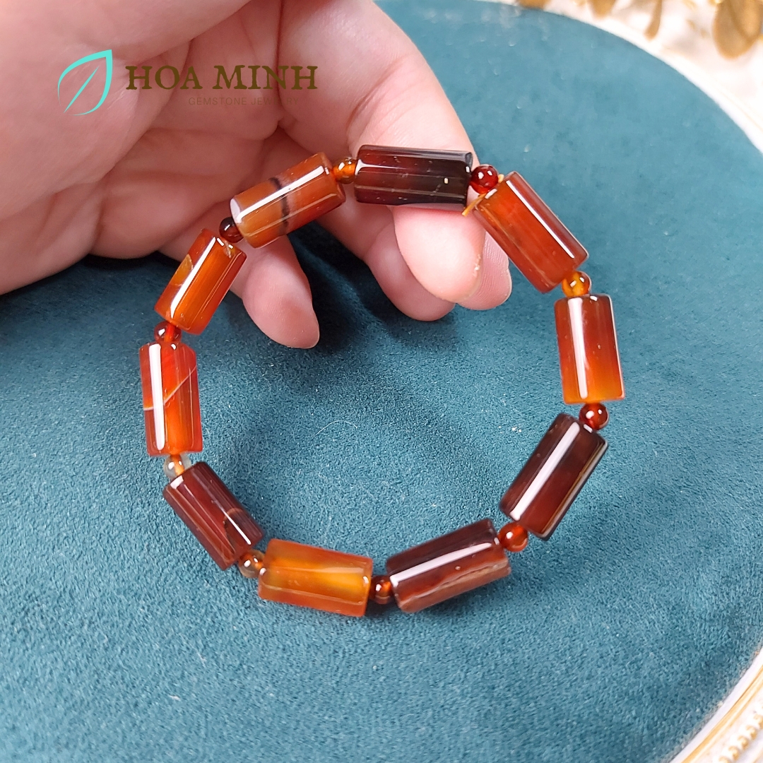 Vòng tay phong thủy đá Mã Não ảo mộng (dreamy agate) kiểu lu thống dài size 8.3 x 16mm dài xen kẽ viên tròn, phong cách độc đáo thời trang