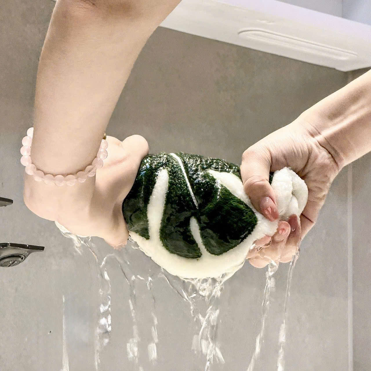 Khăn Lau Tay Nhà Tắm &amp; Khăn Decor Nhà Bếp Siêu Thấm Hút – Khăn Lông San Hô Mềm Mại, Hoa Văn Lá Dễ Thương, Nhanh Khô- HÀNG CHÍNH HÃNG MINIIN