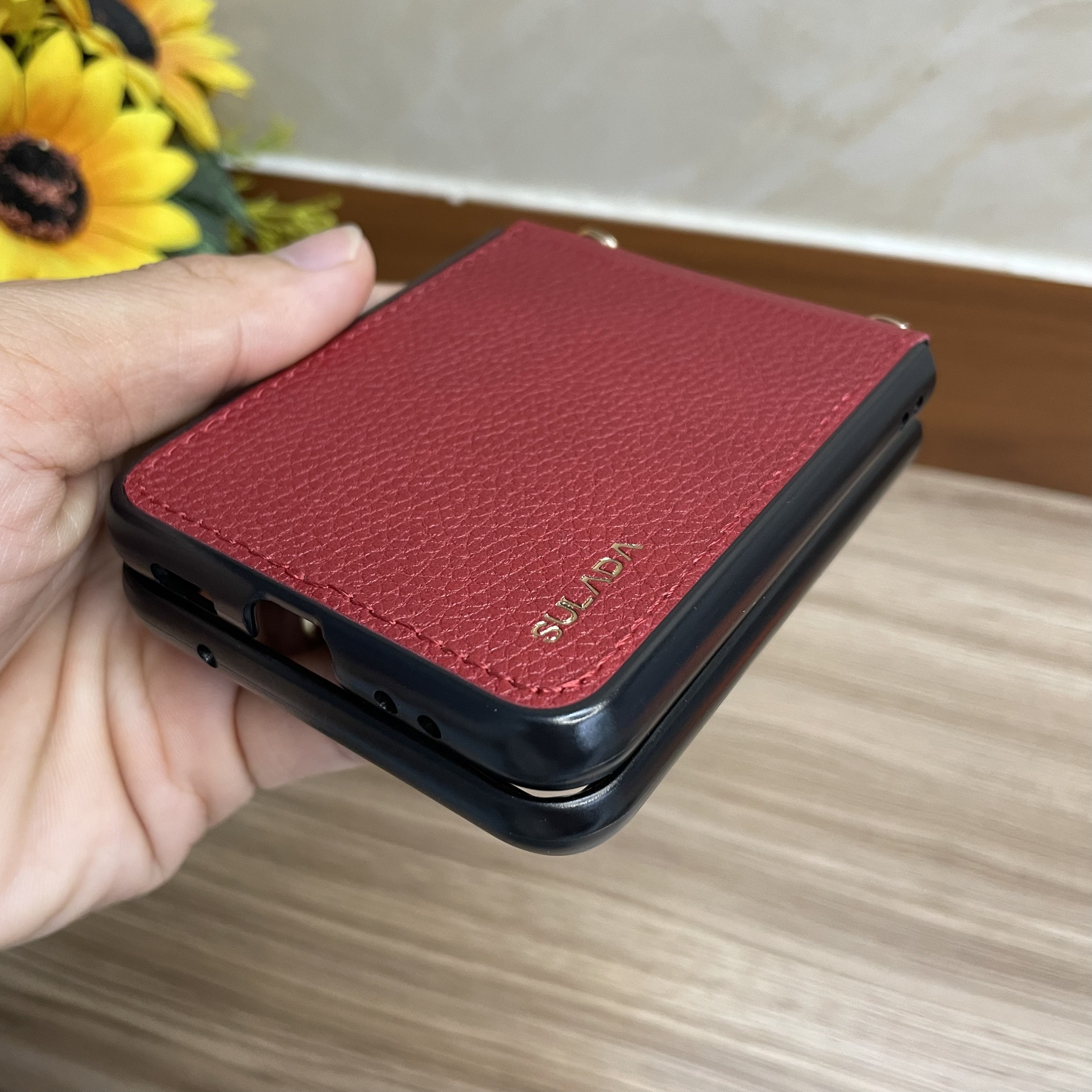 Ốp lưng dành cho Galaxy Z Flip4 Likgus da kèm dây đeo- Hàng chính hãng