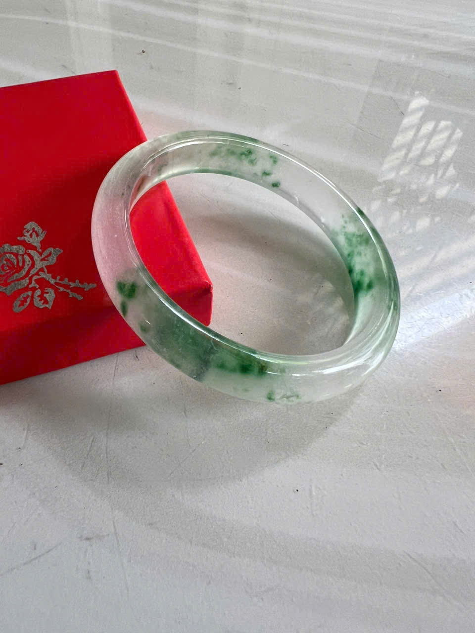 Vòng Tay Nữ Bản Hẹ Đá Mã Não DuLong Trắng Xanh Rong Biển 3 bên cân xứng Trong Bóng Đẹp Ni 56mm Cao 10mm Dầy 7mm Món quà tặng Nữ 53kg - 58kg đeo tay xinh rẻ đẹp ý nghĩa ạ