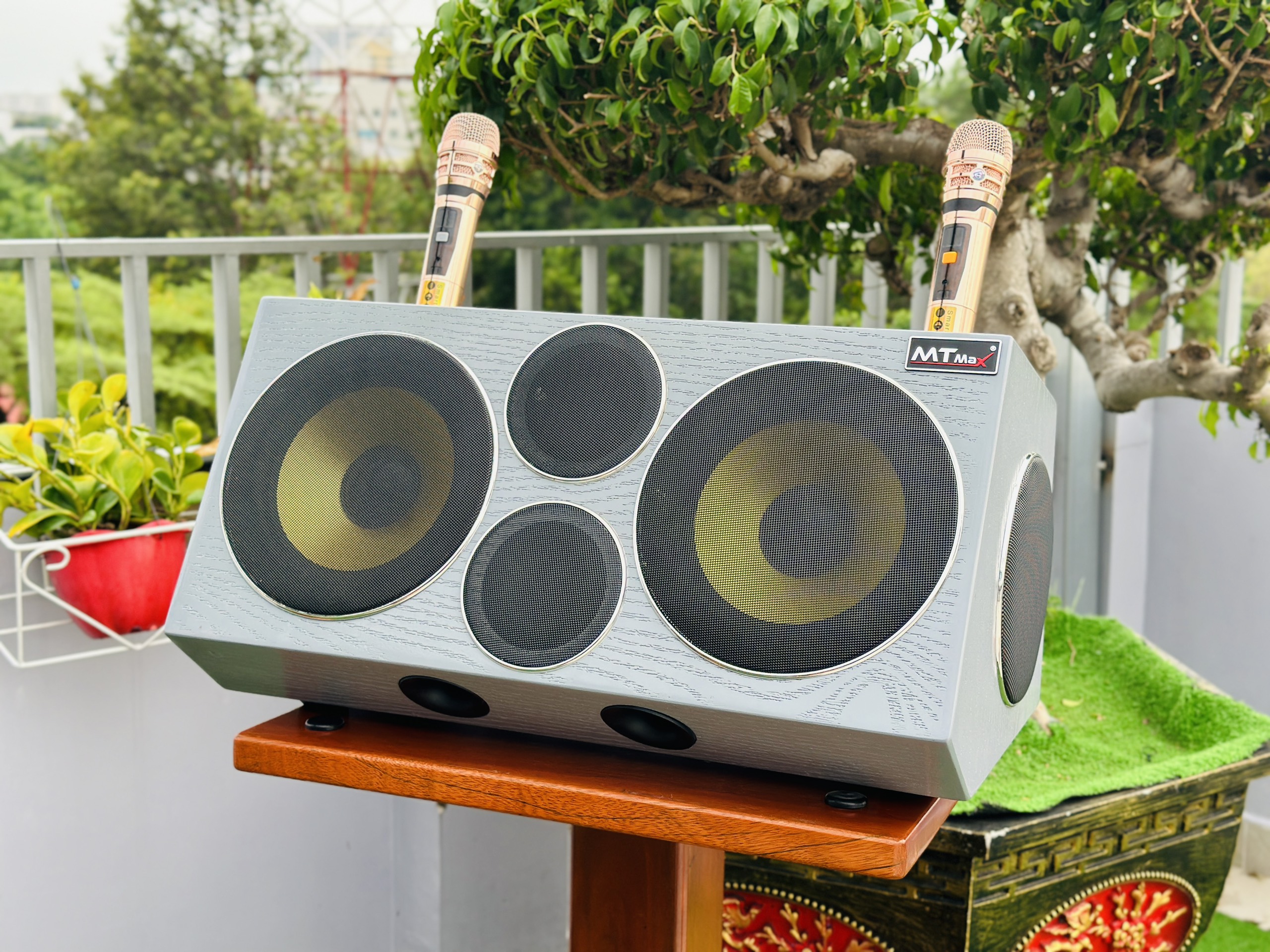 Loa Karaoke Mới Nhất 2024 - Loa Bluetooth MTMAX K3 Pro - Hệ Thống 6 Loa 3 Đường Tiếng Công Suất Lớn 500W, Bass Đôi 2 Tấc, Âm Thanh Mạnh Mẽ, Đi Kèm 2 Micro Cao Cấp, Bảo Hành Chính Hãng 12 Tháng, Hàng Chính Hãng
