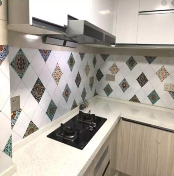 Cuộn giấy, decal dán bếp, dán tường hoa văn giả gạch độc đáo thiết kế sang trọng, chống thấm nước, chịu nhiệt, chống bám bẩn dầu mỡ cho tường nhà bạn