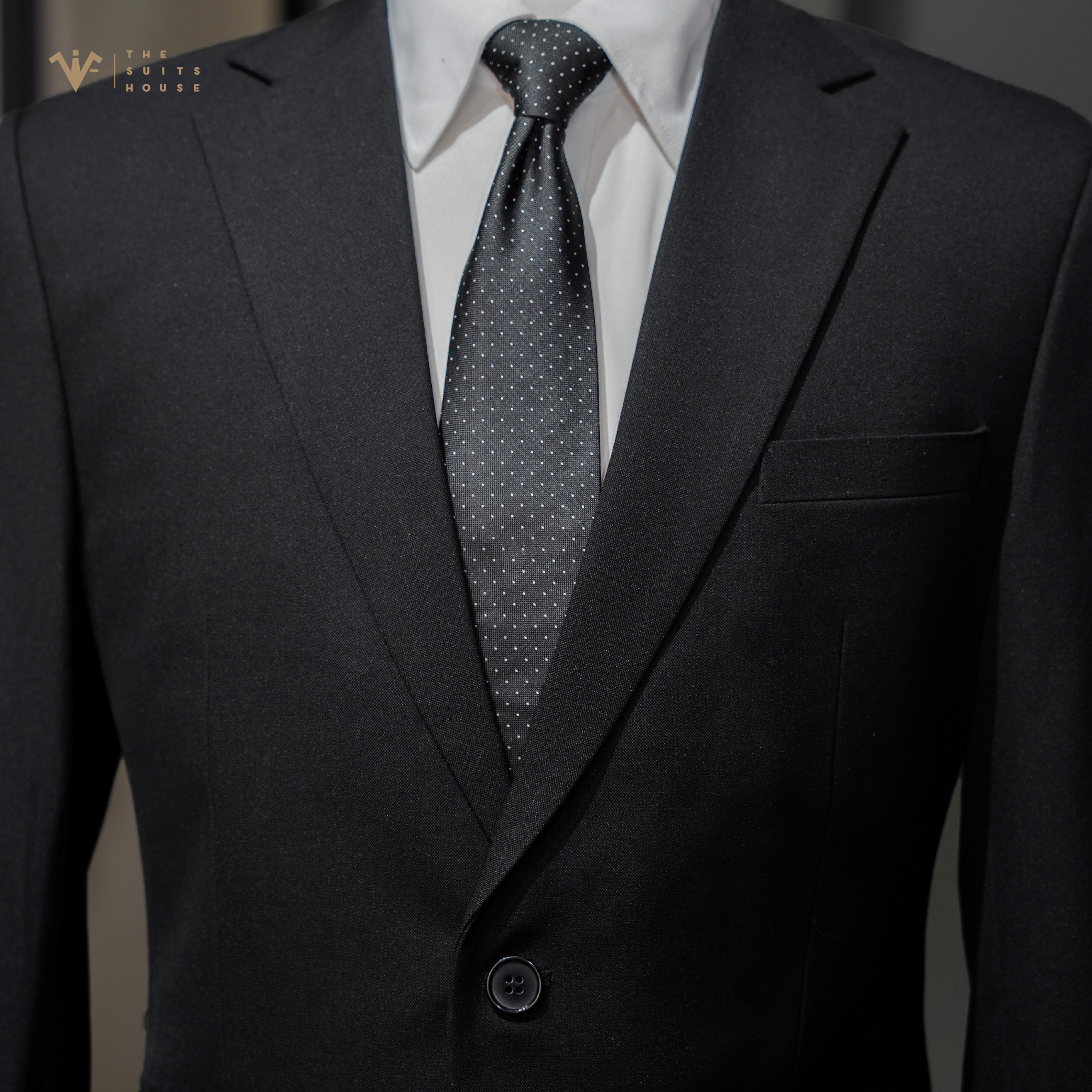 Nguyên bộ suits 2 mảnh ĐEN 1 KHUY 3 TÚI, vải cashmere, form chuẩn