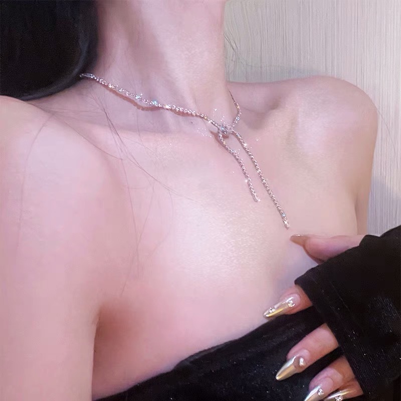 Vòng cổ chocker đính đá