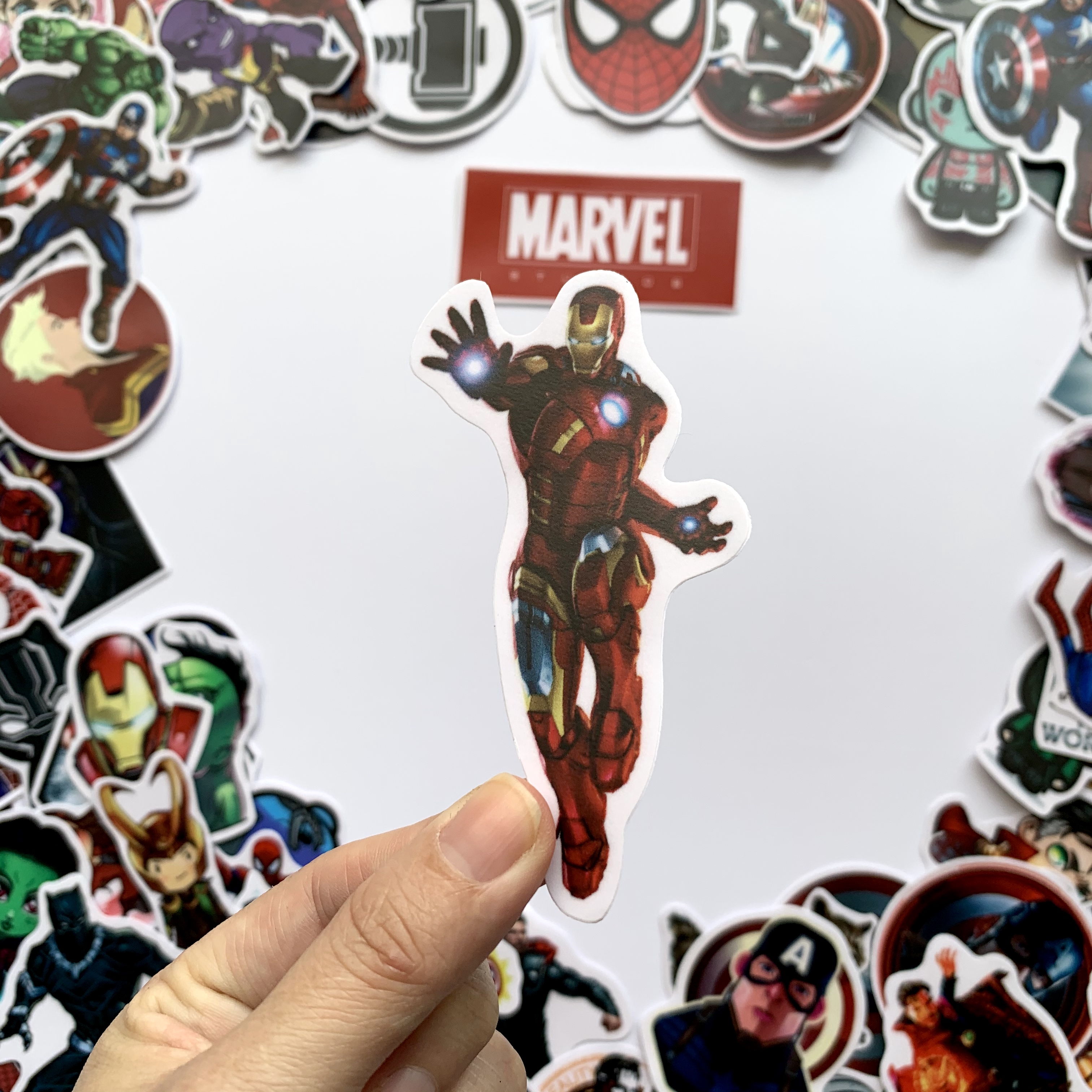 Sticker Marvel Siêu Anh Hùng - Chất Liệu PVC Chất Lượng Cao Chống Nước - Kích Thước 4-8cm