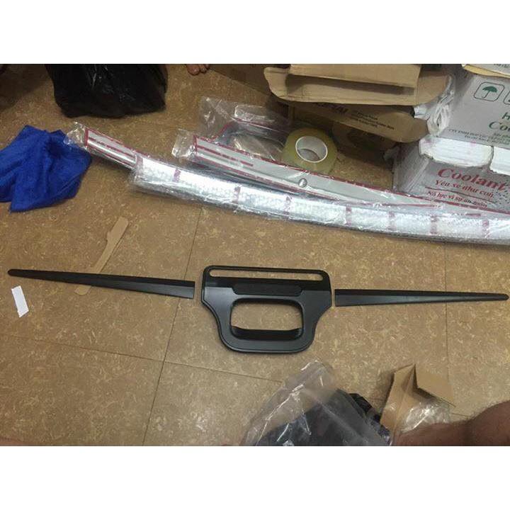 Tay mở cốp dành cho Mitsubishi Triton MẠ CROM/ĐEN