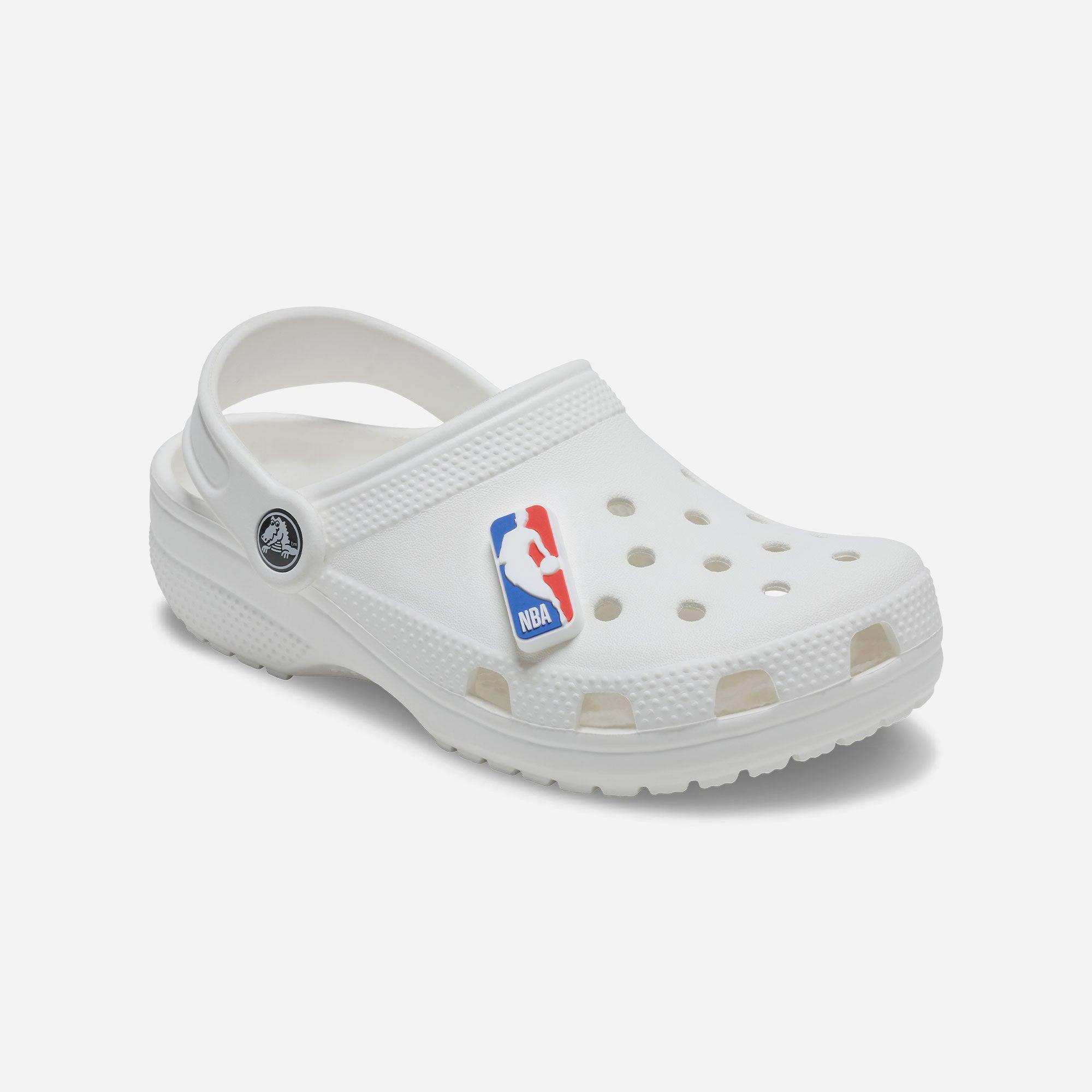 Huy hiệu jibbitz unisex Crocs Nba Logo - 10011550