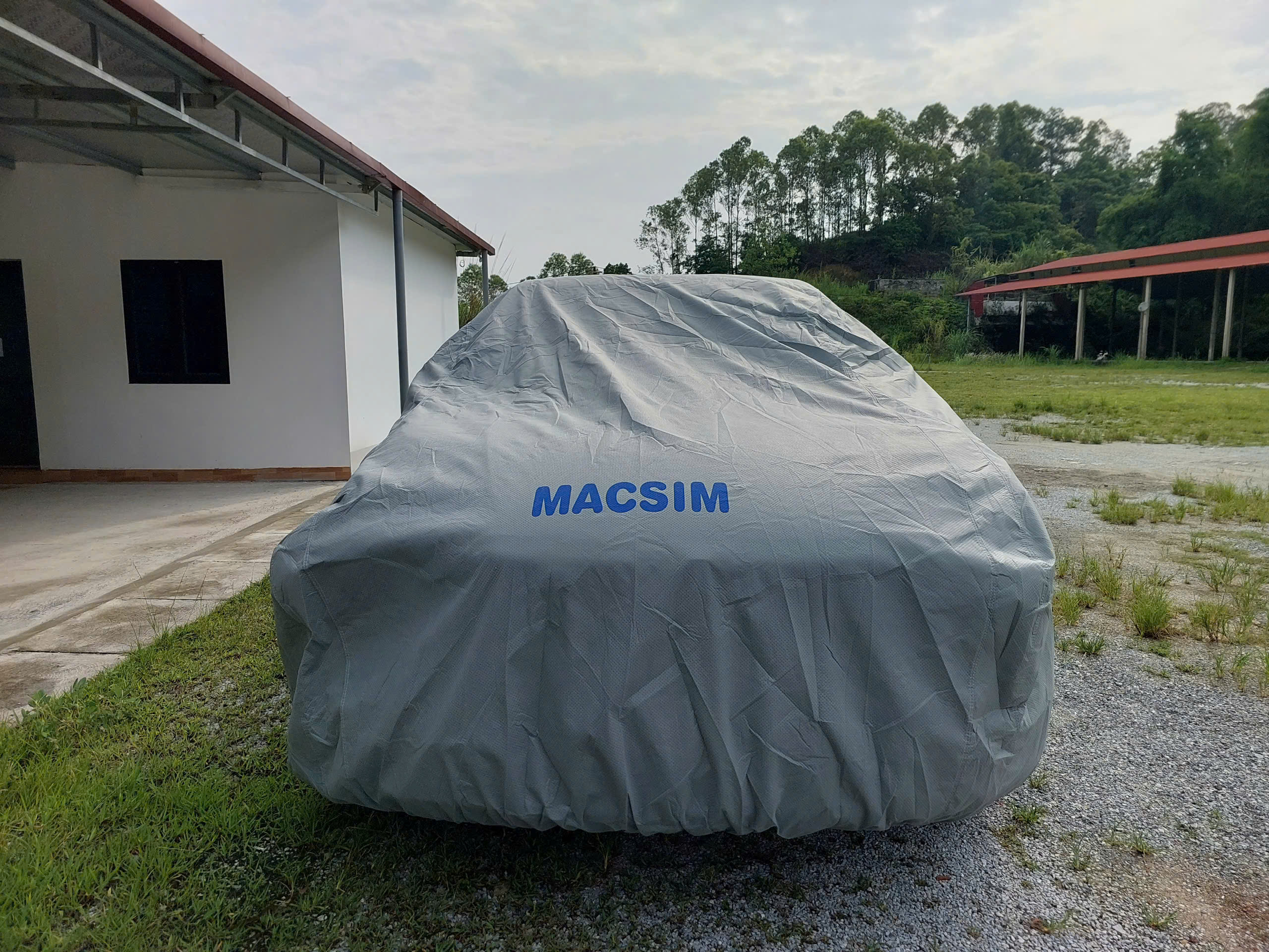 Bạt phủ ô tô chất liệu vải không dệt 3 lớp thương hiệu MACSIM cho xe Nissan Kicks màu ghi bạt phủ trong nhà và ngoài trời