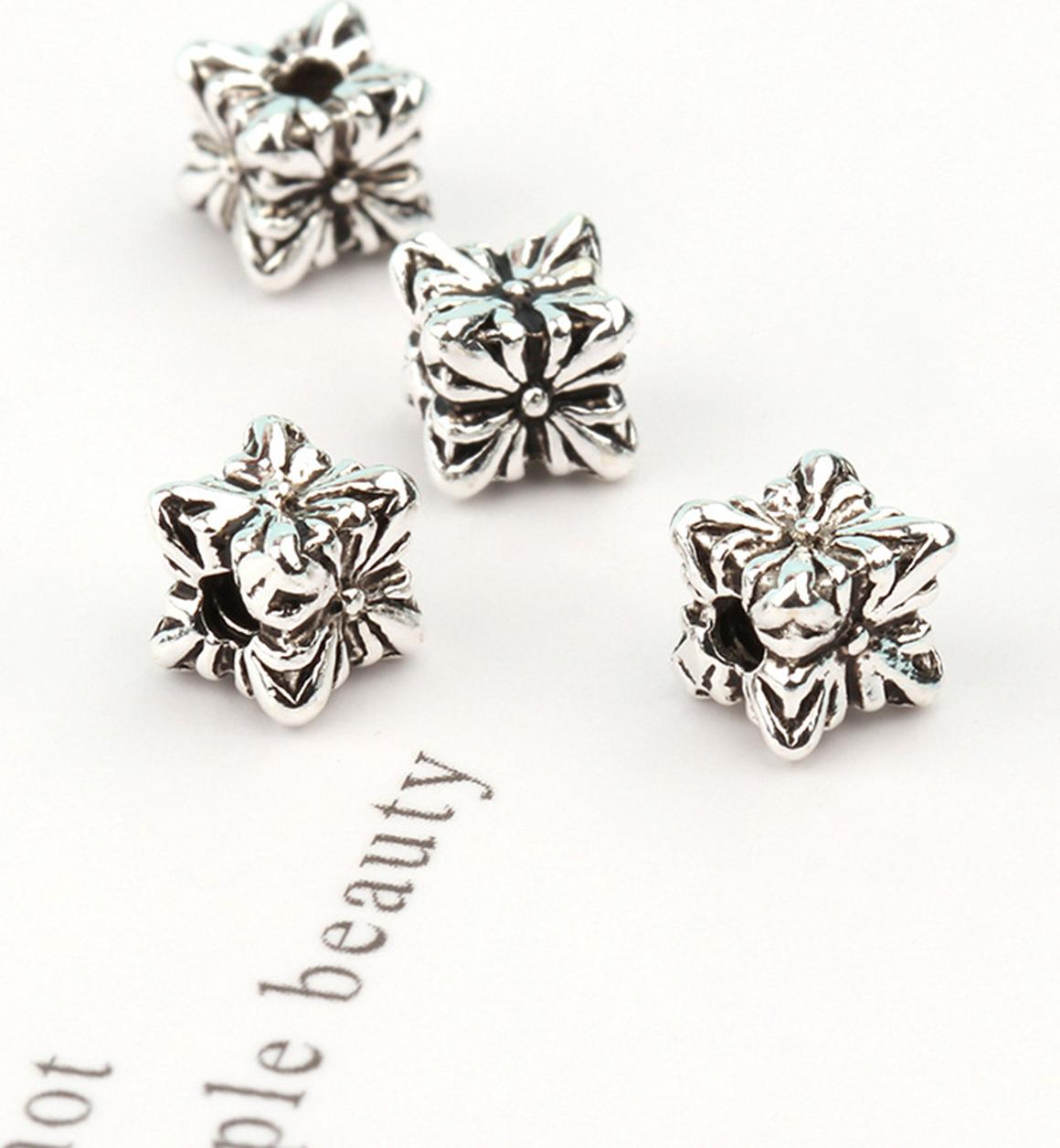 Combo 4 cái charm bạc chặn hình hoa - Ngọc Quý Gemstones