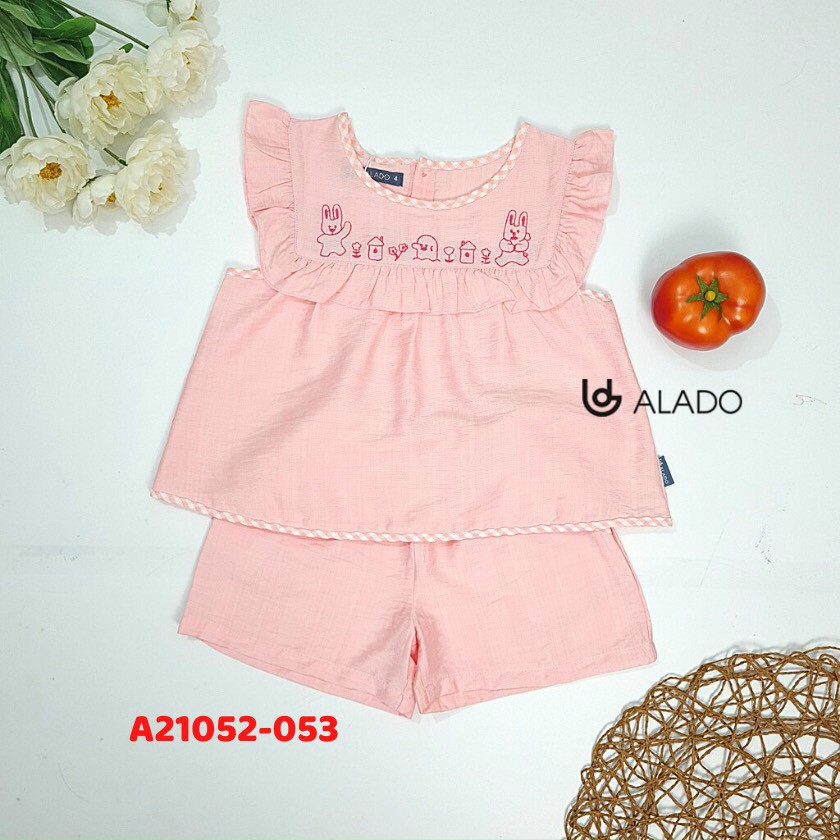 Bộ đồ dễ thương cho bé