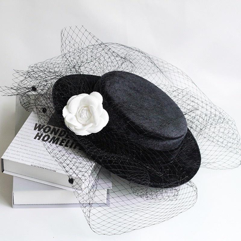 Hình ảnh Mũ cổ điển đen đính Hoa hồng trắng phối lưới phong cách mới Giangpkc SP2219521