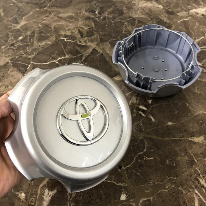 Logo chụp mâm, ốp lazang bánh sau xe ô tô Toyota Land Cruiser 1998-2002: Mã sản phẩm TY-031