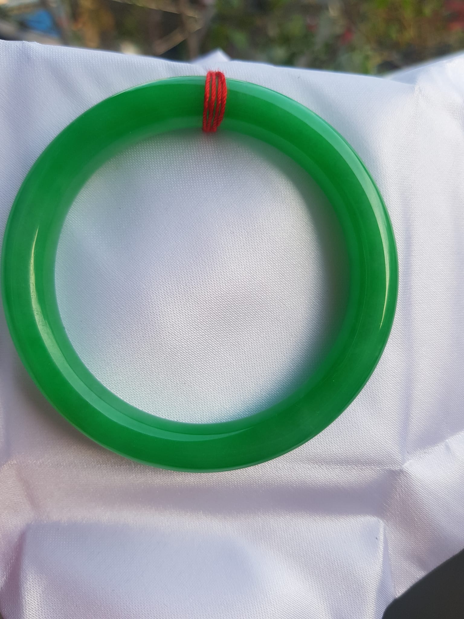 Vòng cẩm thạch Lý Đẹp AAA Sao 53mm x cọng to dầy 8,8mm Màu xanh lá tươi bóng đẹp Nữ mệnh Mộc mệnh Hỏa 52kg - 62kg đeo ạ
