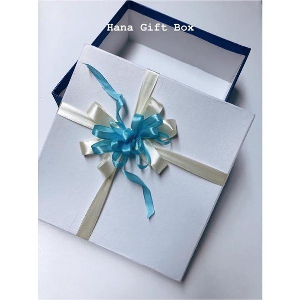 Hộp quà vuông 25*25*10 cứng cáp #HanaGiftBox