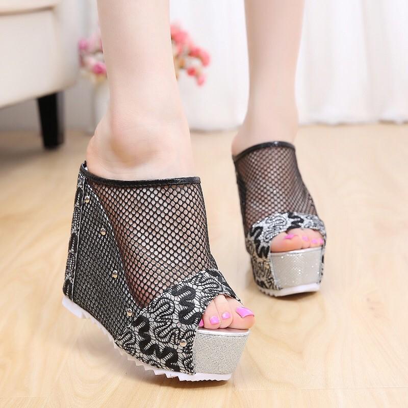 Dép xuồng 10p size từ 35-39 ( có sẵn size 36 )