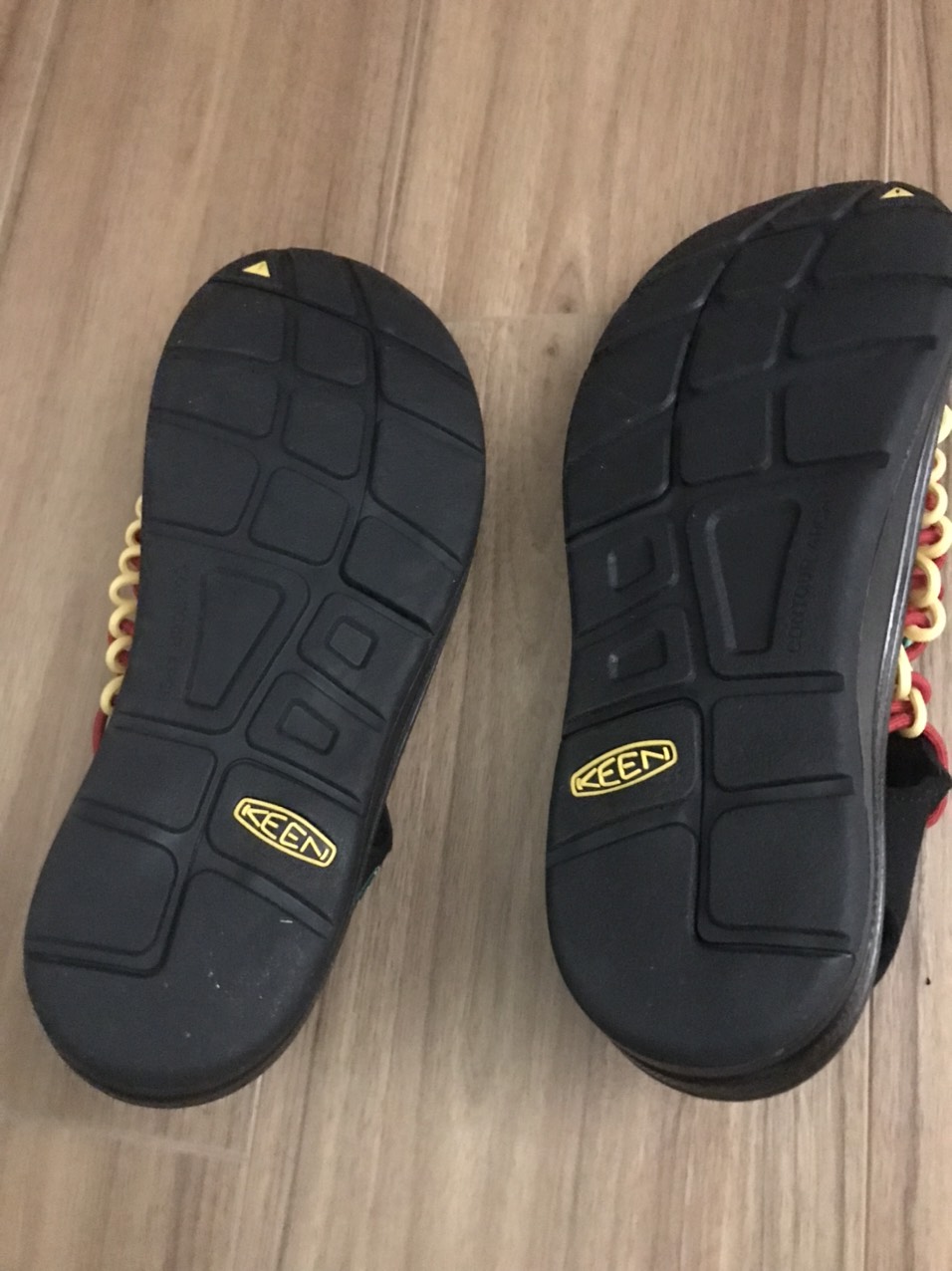 Giày phượt ( giày Sandal)  K.e.e.E.n xịn
