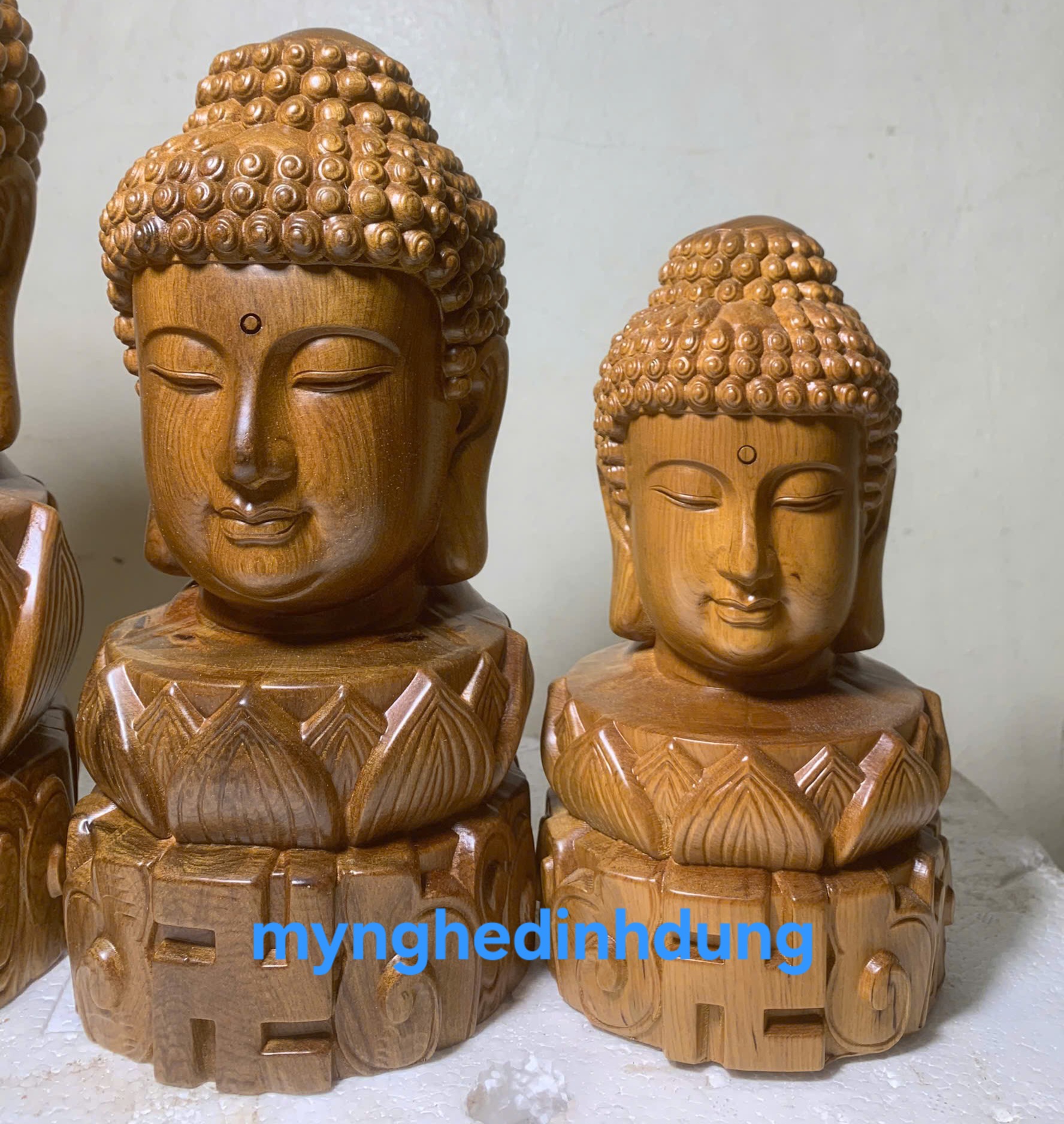 Tượng diện phật gỗ bách xanh thơm nức cao 25x10x10cm