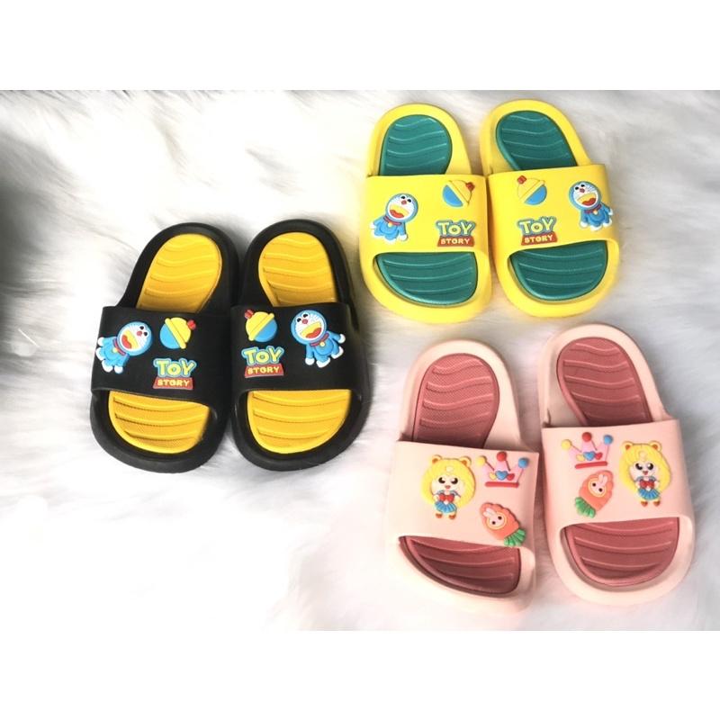 Dép quai ngang cho bé gắn sticker siêu đáng yêu
