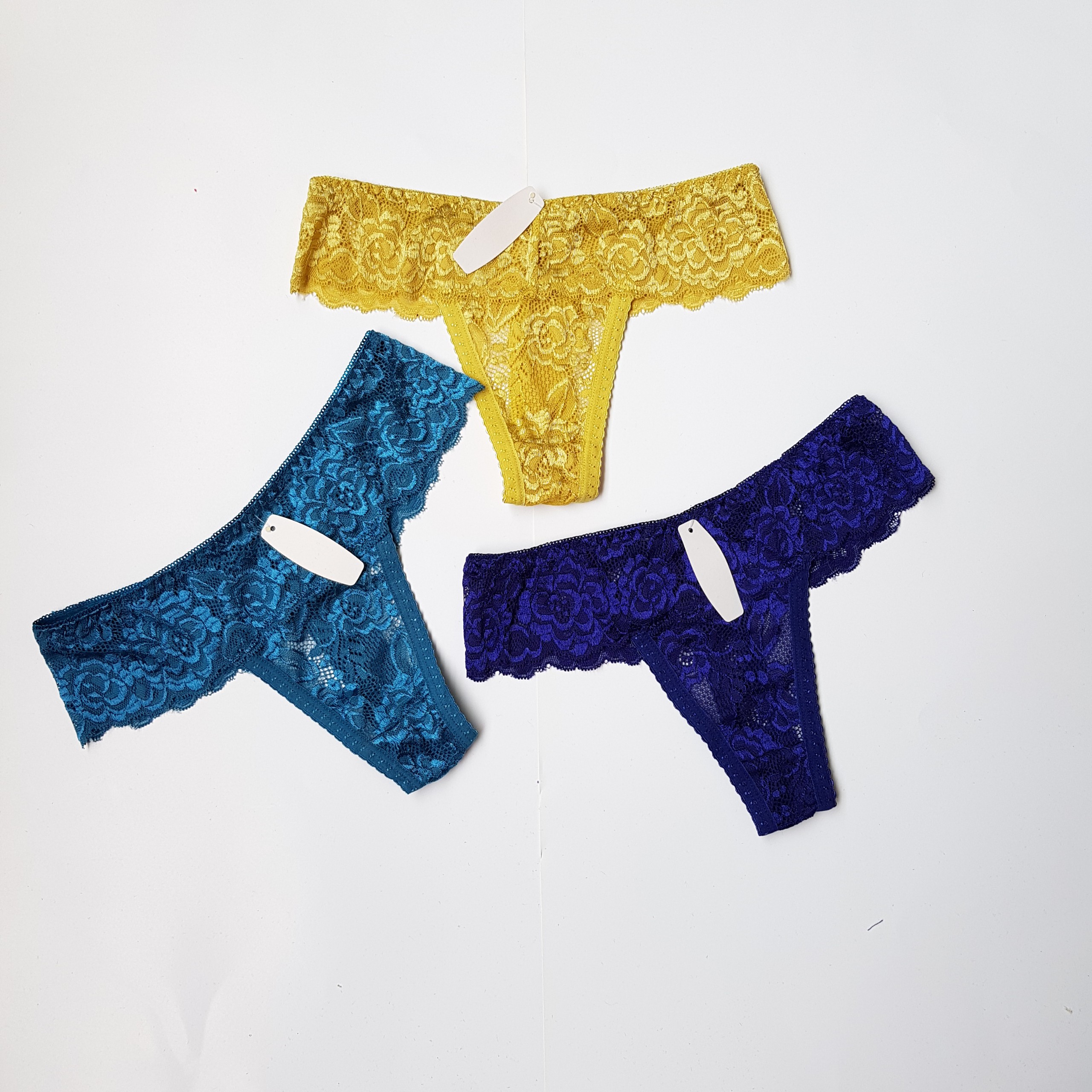COMBO 3 CHIẾC QUẦN LÓT LỌT KHE NỮ REN SIÊU ĐẸP 2143