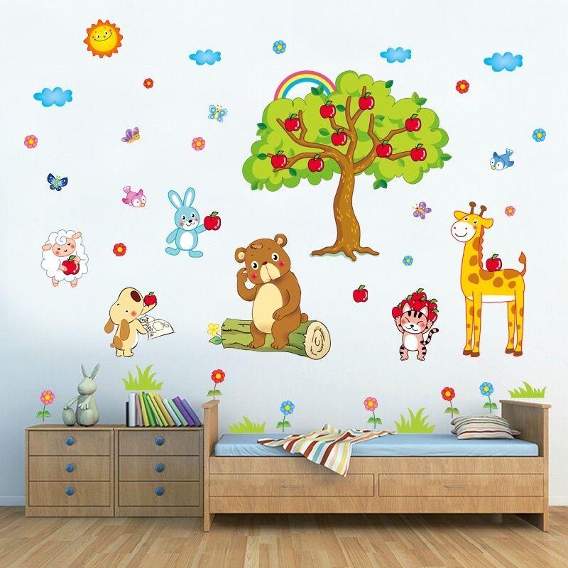 Decal dán tường, tranh dán tường cho bé con vật và cây táo