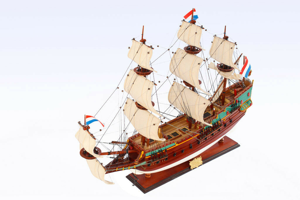 Mô hình tàu gỗ trang trí thuyền chiến Batavia