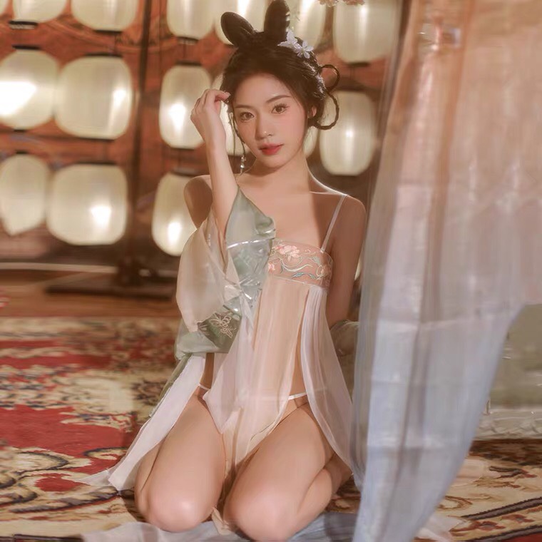 Đầm ngủ xuyên thấu hở lưng kèm áo choàng sexy P45 - Váy ngủ hở lưng kèm quần chip lọt khe gợi cảm - Đồ ngủ nữ