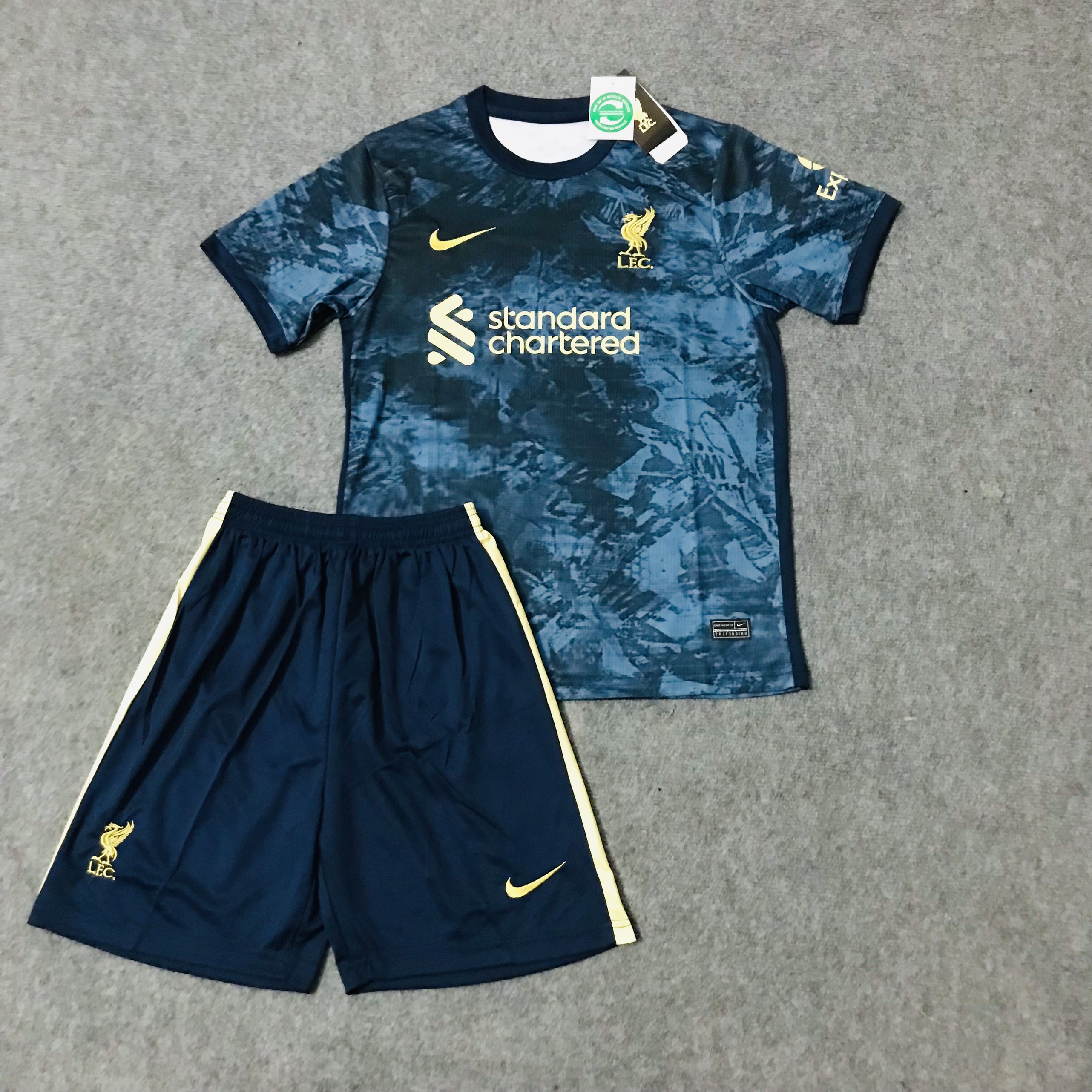 Bộ  quần áo bóng đá vải thái Liverpool cao cấp