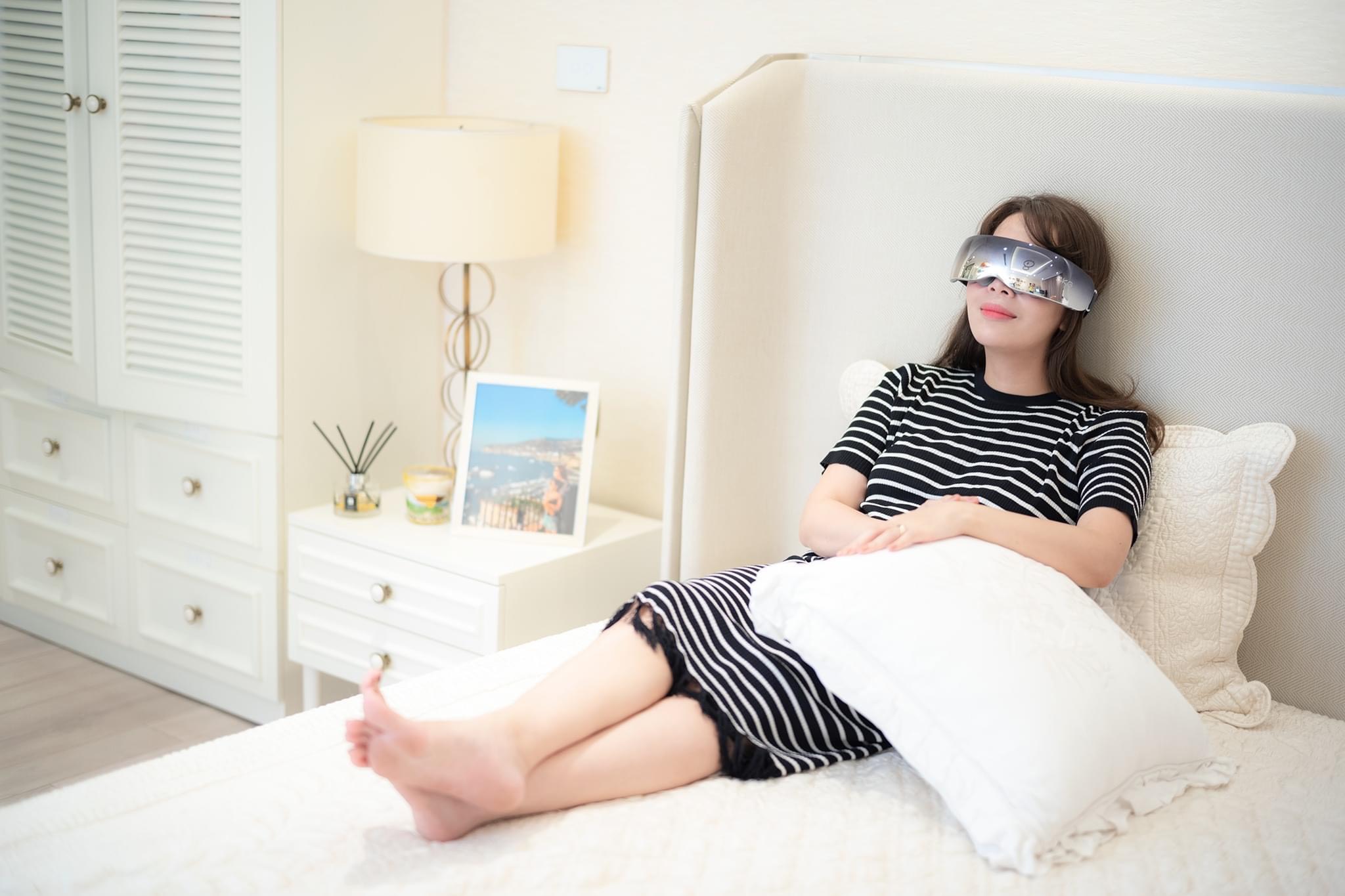 Kính Massage Mắt SKG E7 giúp Tăng Thị Lực, giảm Khô, Mỏi Mắt với 18 kiểu Mát-xa và Chườm nóng