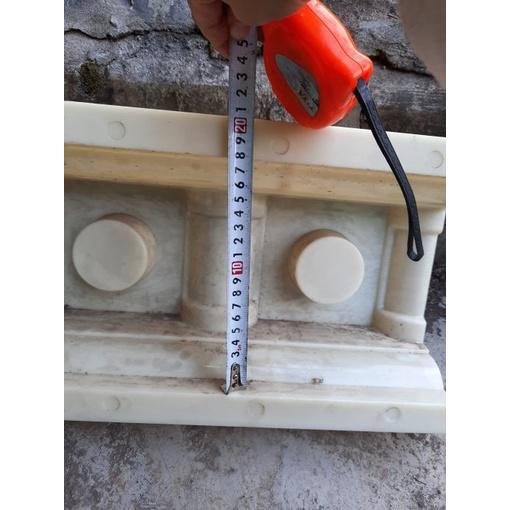Khuôn Máng Lan Can 5 Lỗ Dạng Lỗ Sâu Siêu Dày Dặn tặng kèm tấm bịt 2 đầu chất liệu nhựa abs