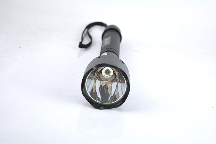 Đèn pin siêu sáng chống nước Mayor Wolf LY S015 pin cực trâu - Tặng kèm hộp đựng cao cấp, hàng chính hãng