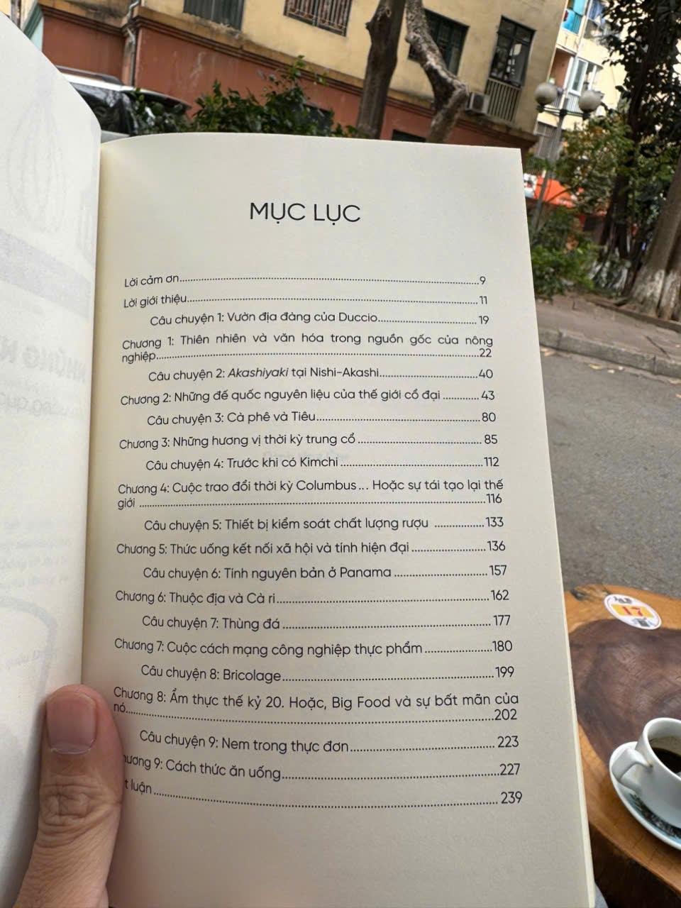 NHỮNG NẺO ĐƯỜNG ẨM THỰC - Ăn Uống Qua Lăng Kính Lịch Sử Và Văn Hóa - Benjamin Aldes Wurgaft và Merry White - Lê Phạm Hoàng Long dịch - Lyceum